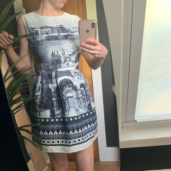 Dress - Picture 1 of 7